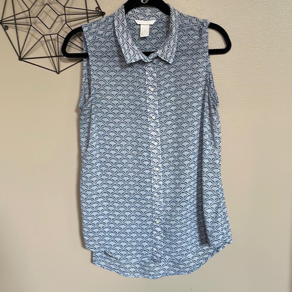 Sleeveless, sheer H&M blouse. Size 10.